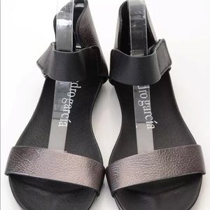 pedro garcia joline metallic brand new 35 1/2